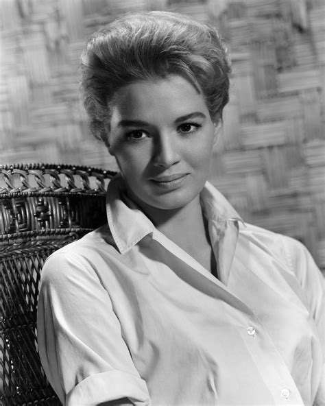 Angie dickenson - Angie Dickinson jokes that she would be working at See’s Candies if she hadn’t been hired for her role in 1959’s Rio Bravo. The western, which put Angie on the map, also starred John Wayne ...